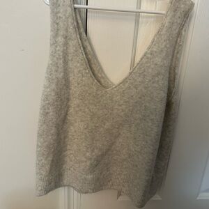 Tahari Gray Sleeveless Top